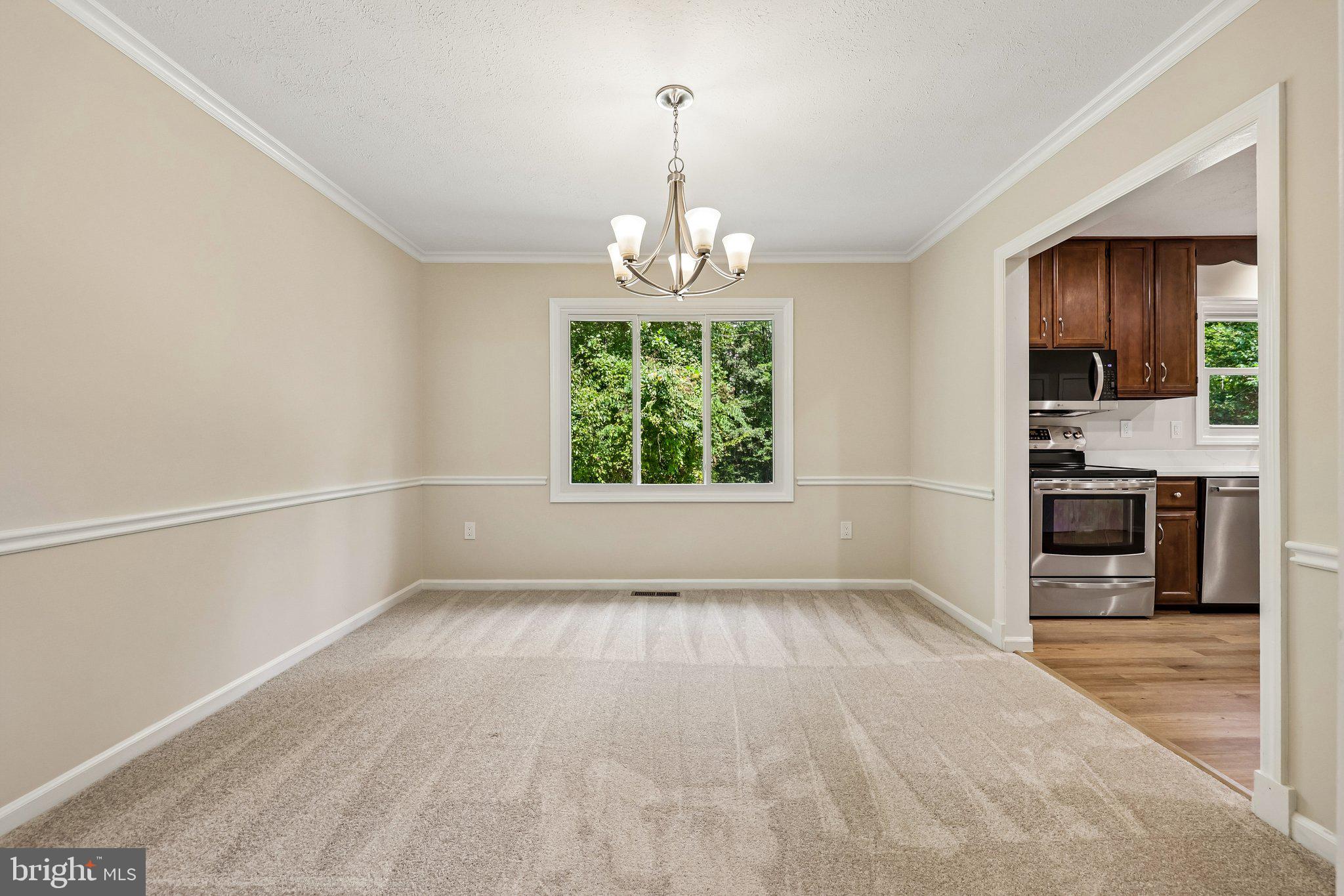 8140 Sinclair Mill Road Manassas, VA 20112 - Photo 11 of 55 Gallery Image 11