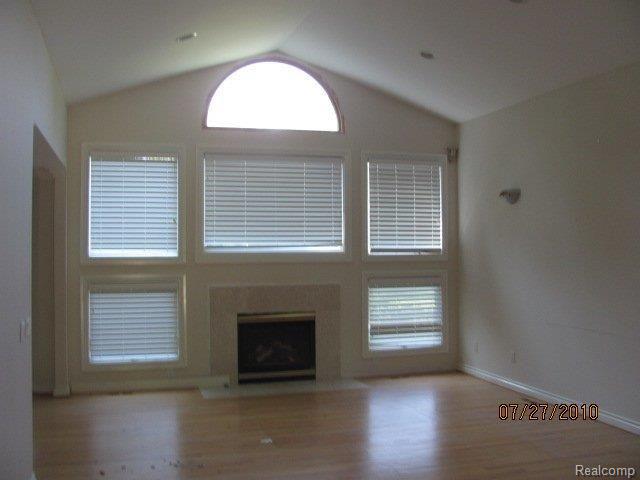 6 Living Room