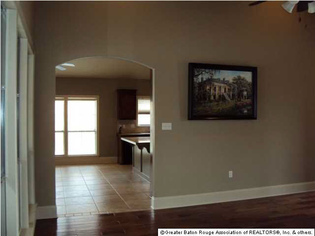 17615 Purple Martin Court Baton Rouge, LA 70816 - Photo 8 of 31 Gallery Image 8