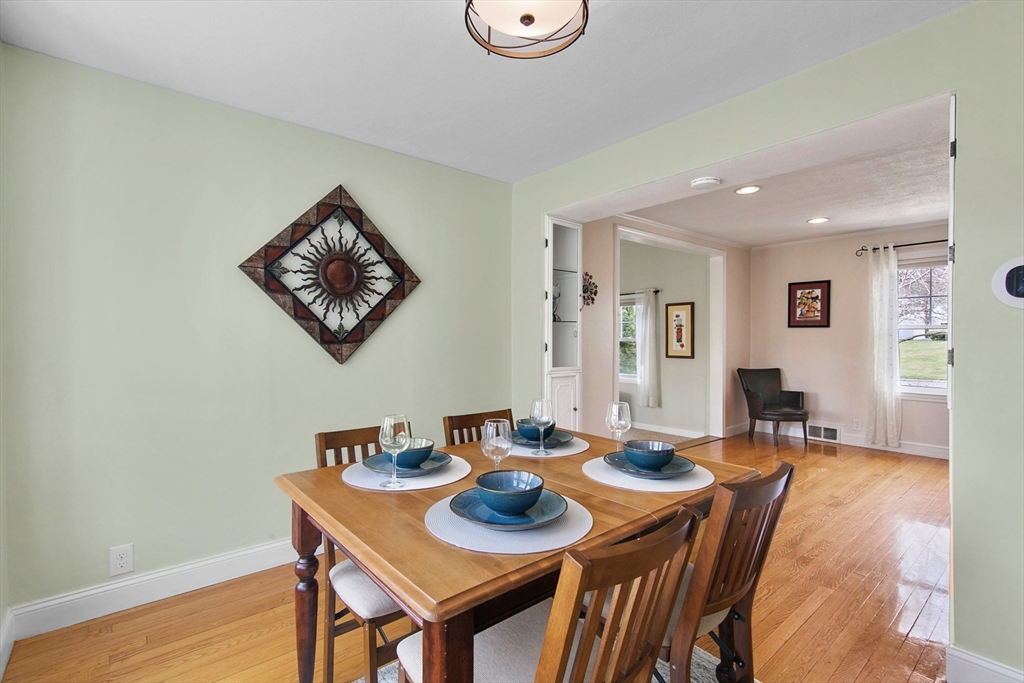 55 Chesterfield Avenue Springfield, MA 01118 - Photo 12 of 42 Gallery Image 12