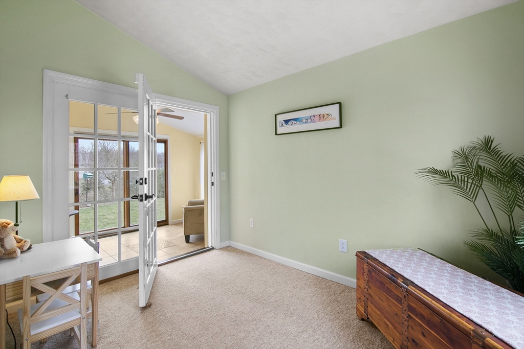 55 Chesterfield Avenue Springfield, MA 01118 - Photo 16 of 42 Gallery Image 16