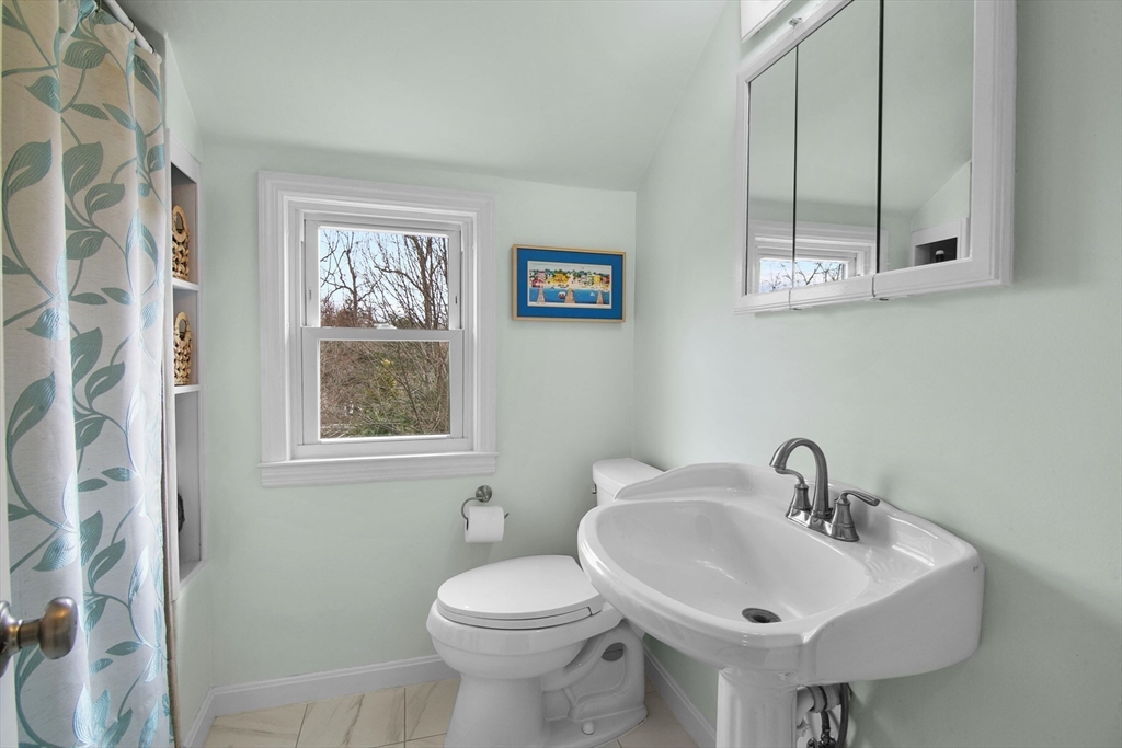 55 Chesterfield Avenue Springfield, MA 01118 - Photo 25 of 42 Gallery Image 25