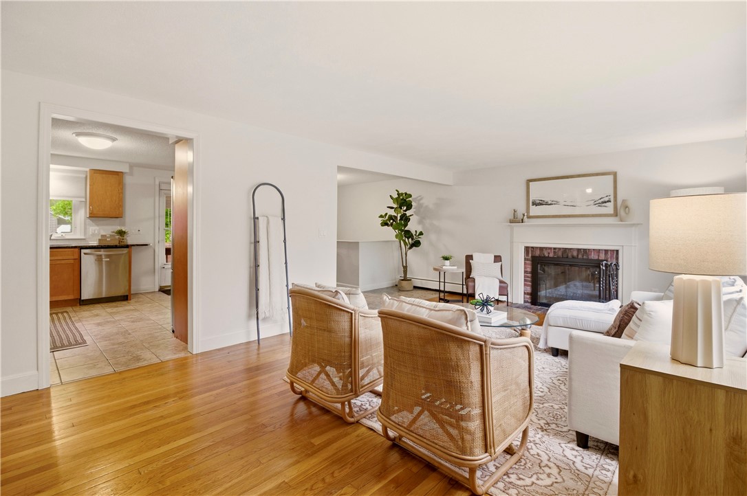 208 Sowams Road Barrington, RI 02806 - Photo 12 of 21