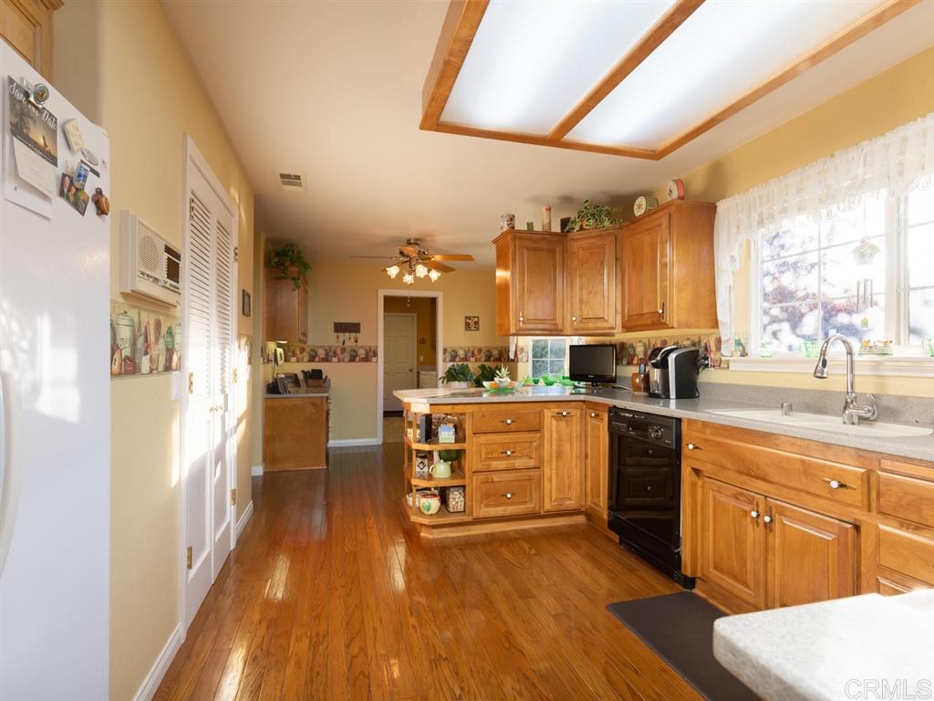 30652 Roadrunner Ridge Valley Center, CA 92082 - Photo 8 of 25