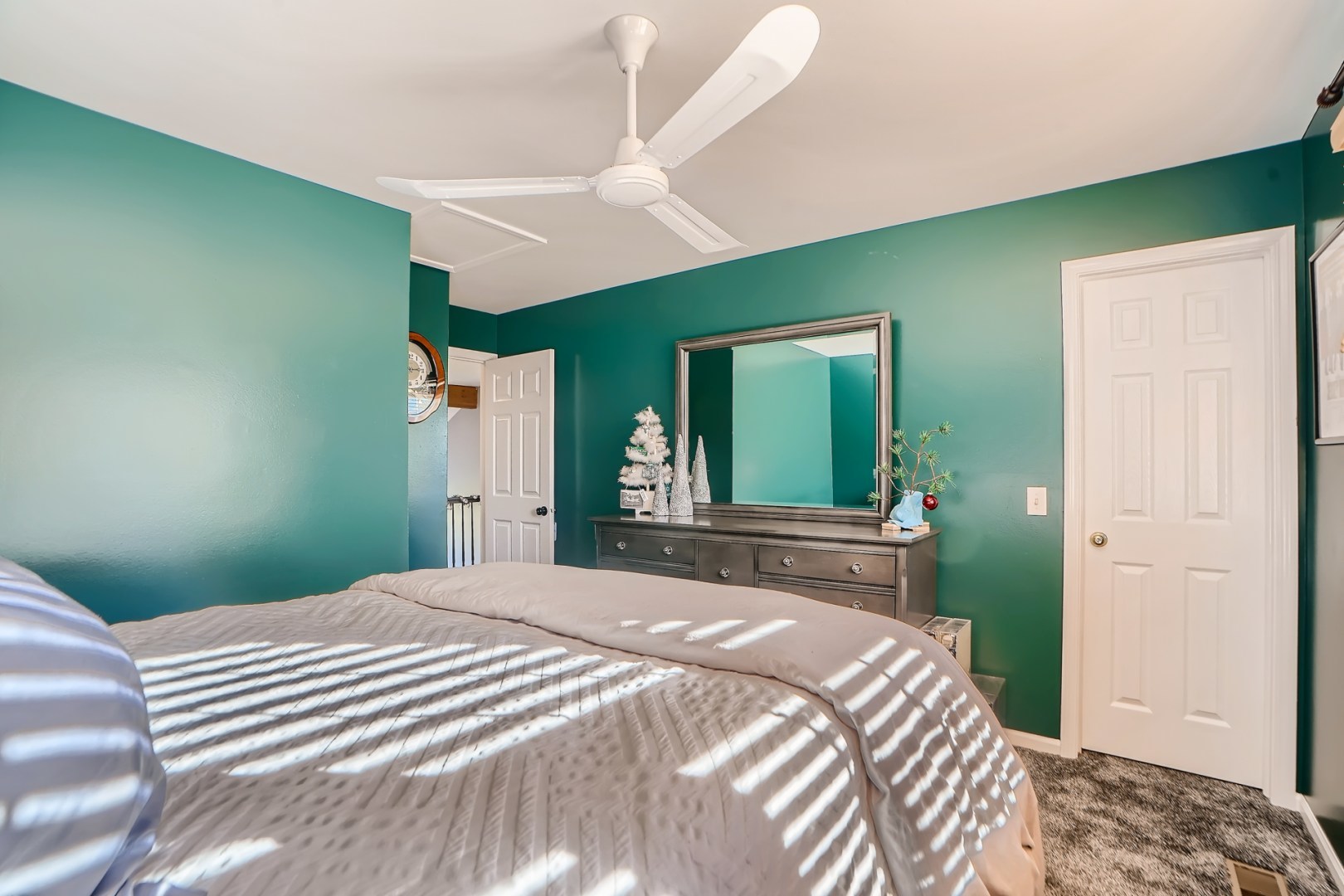 1083 Sumner Circle Gurnee, IL 60031 - Photo 23 of 27 a bedroom with a bed and a window