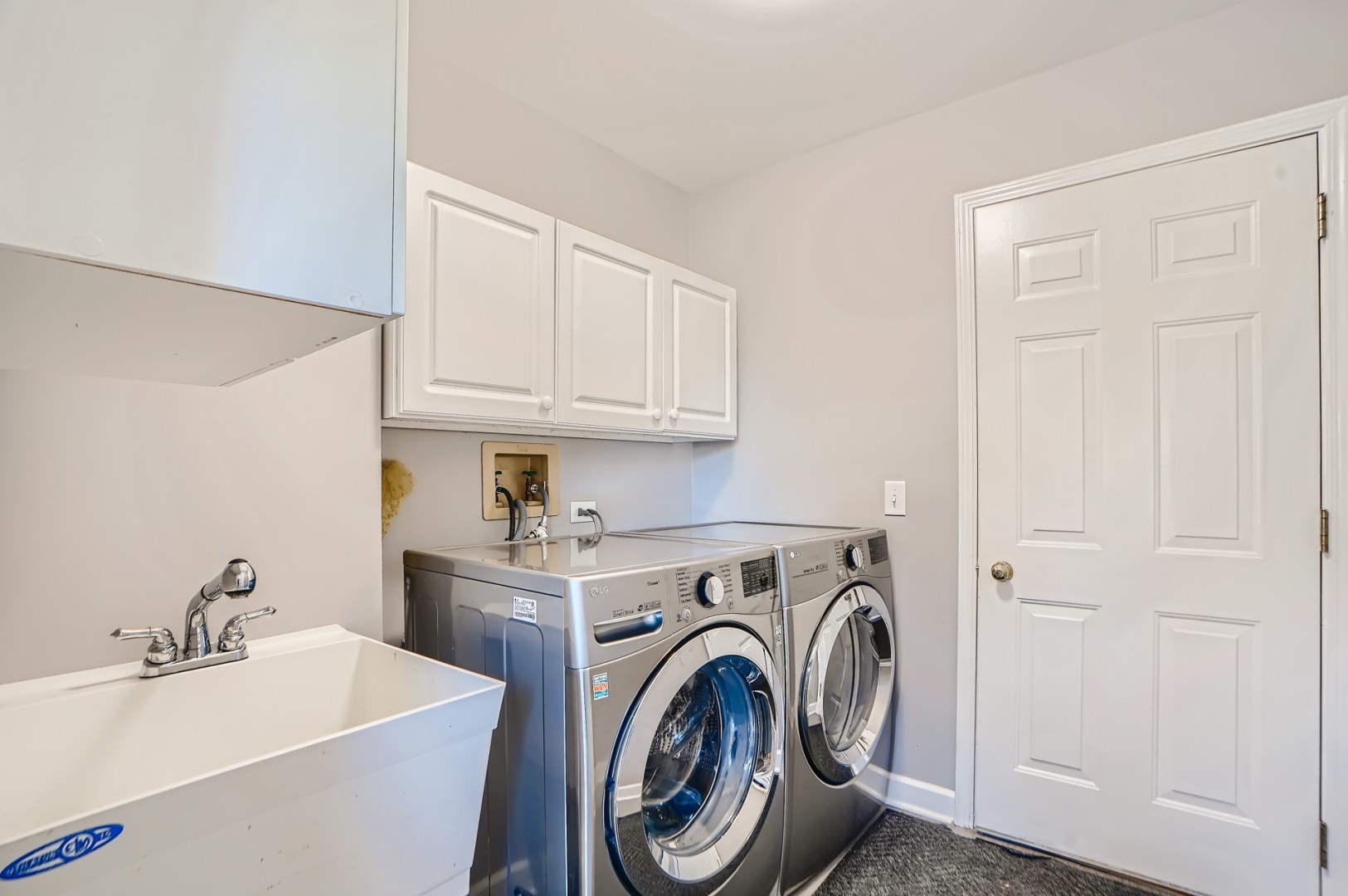 1083 Sumner Circle Gurnee, IL 60031 - Photo 27 of 27 a utility room with sink dryer and washer