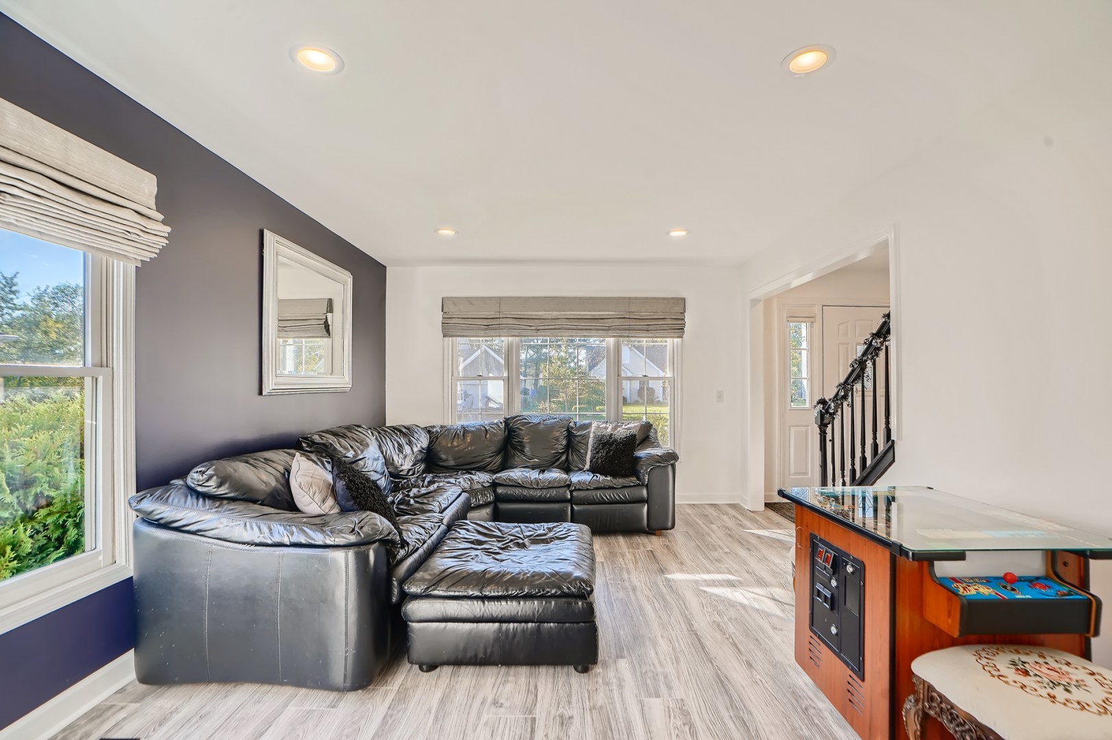 1083 Sumner Circle Gurnee, IL 60031 - Photo 7 of 27 a living room with furniture and a window