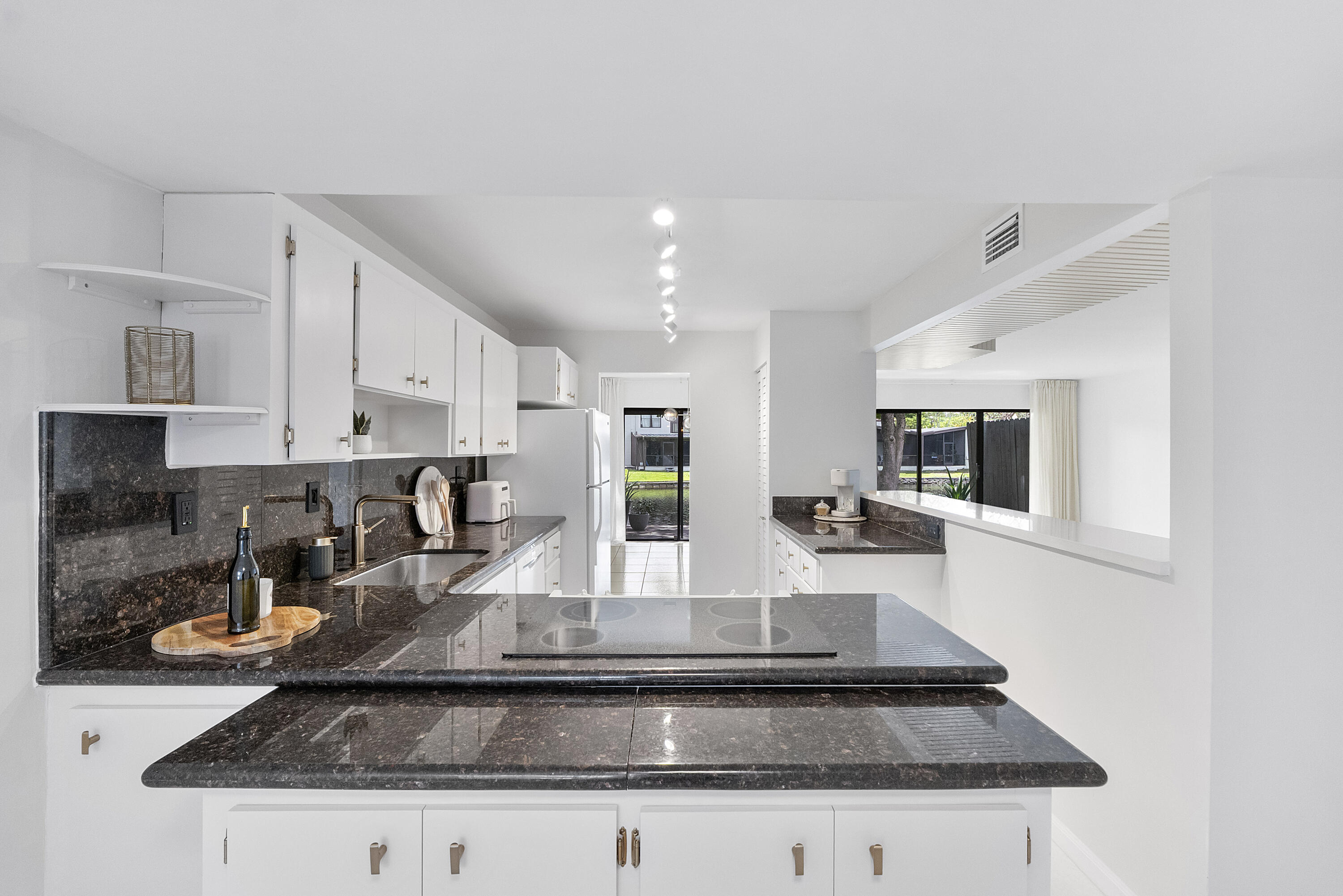 9717 North New River Canal Road, Unit 409 Plantation, FL 33324 - Photo 13 of 50 9717 N New River Canal Rd_037