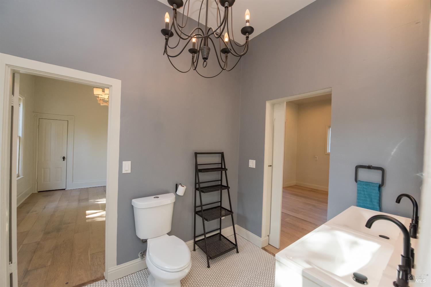 300 West 8th Street Santa Rosa, CA 95401 - Photo 16 of 39