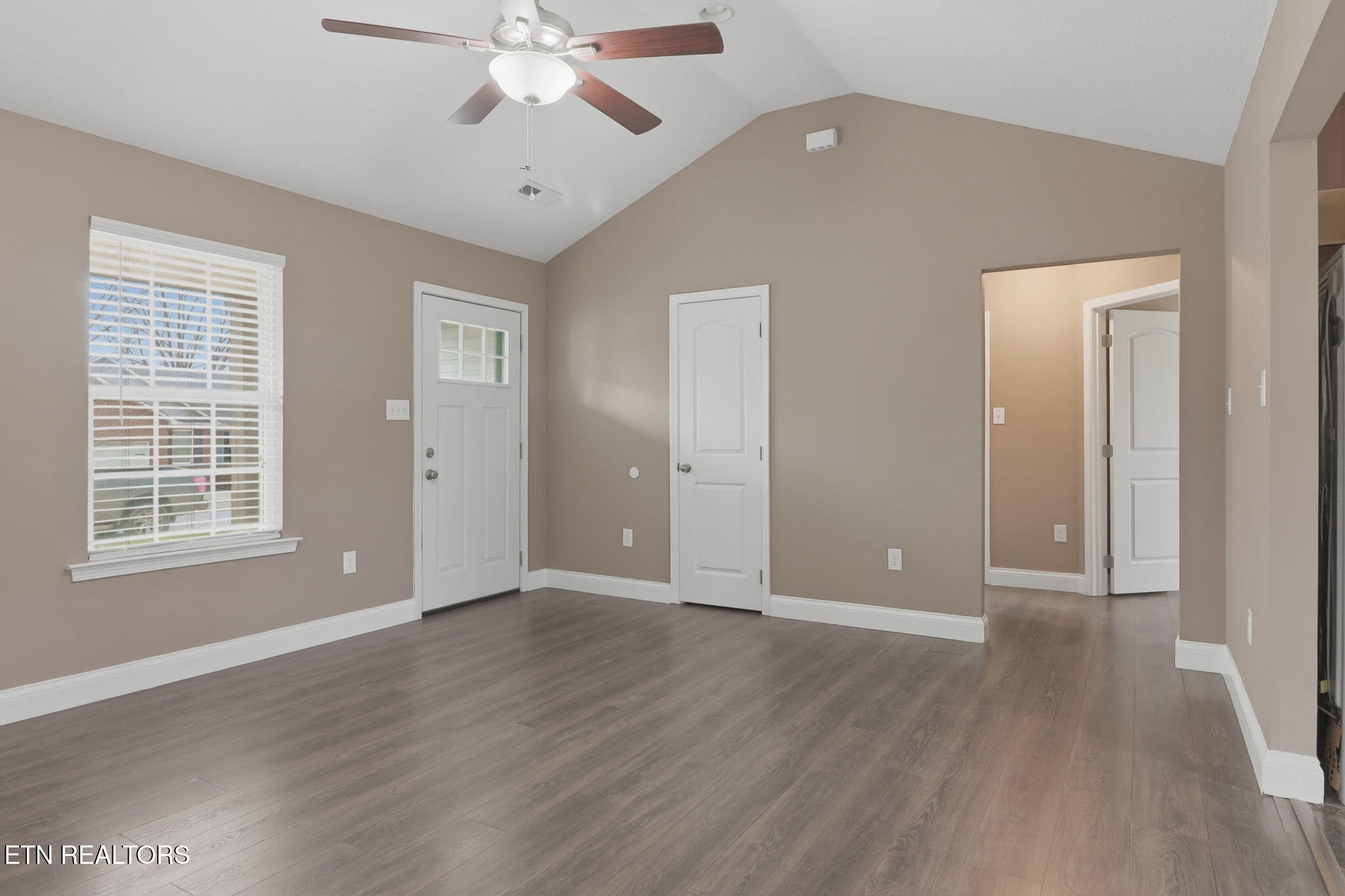 7812 Edwards Pl Boulevard Corryton, TN 37721 - Photo 11 of 33 6-web-or-mls-DZ3A8142