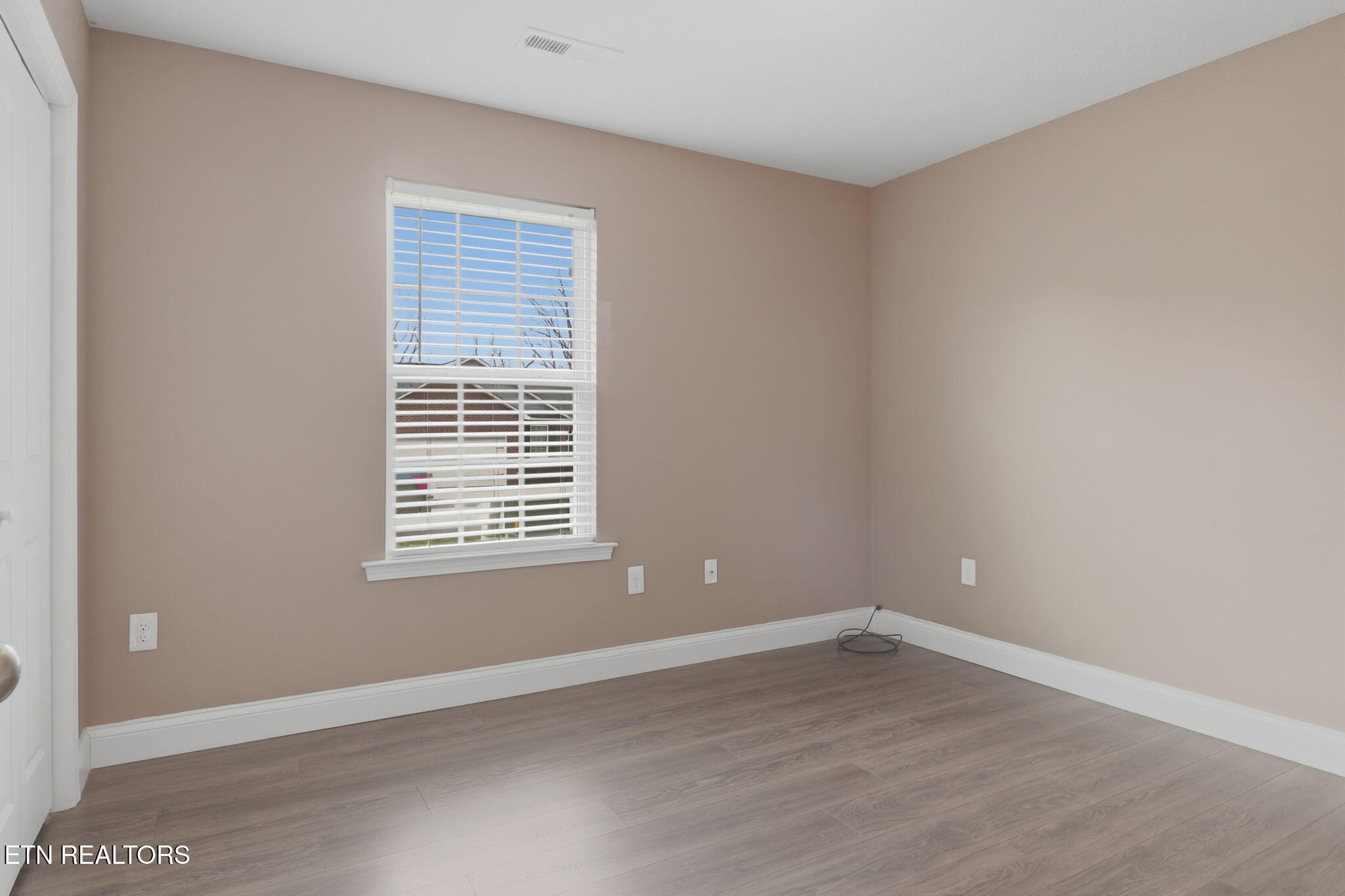 7812 Edwards Pl Boulevard Corryton, TN 37721 - Photo 16 of 33 8-web-or-mls-DZ3A8150