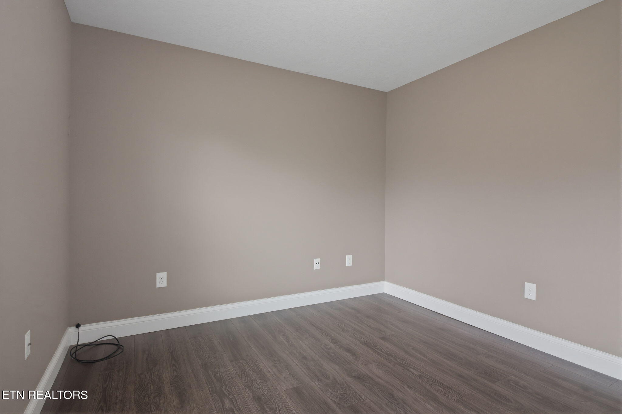 7812 Edwards Pl Boulevard Corryton, TN 37721 - Photo 17 of 33 9-web-or-mls-DZ3A8152