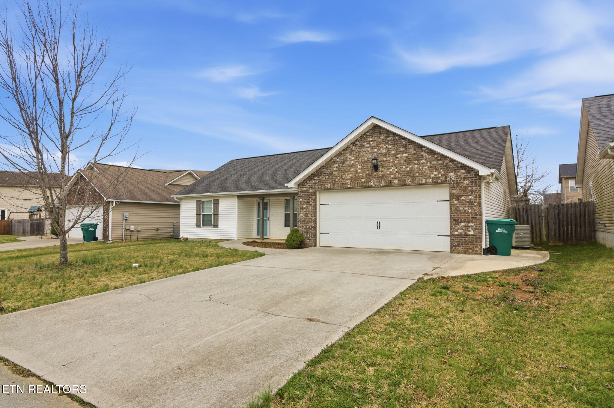 7812 Edwards Pl Boulevard Corryton, TN 37721 - Photo 4 of 33 3-web-or-mls-DZ3A8120