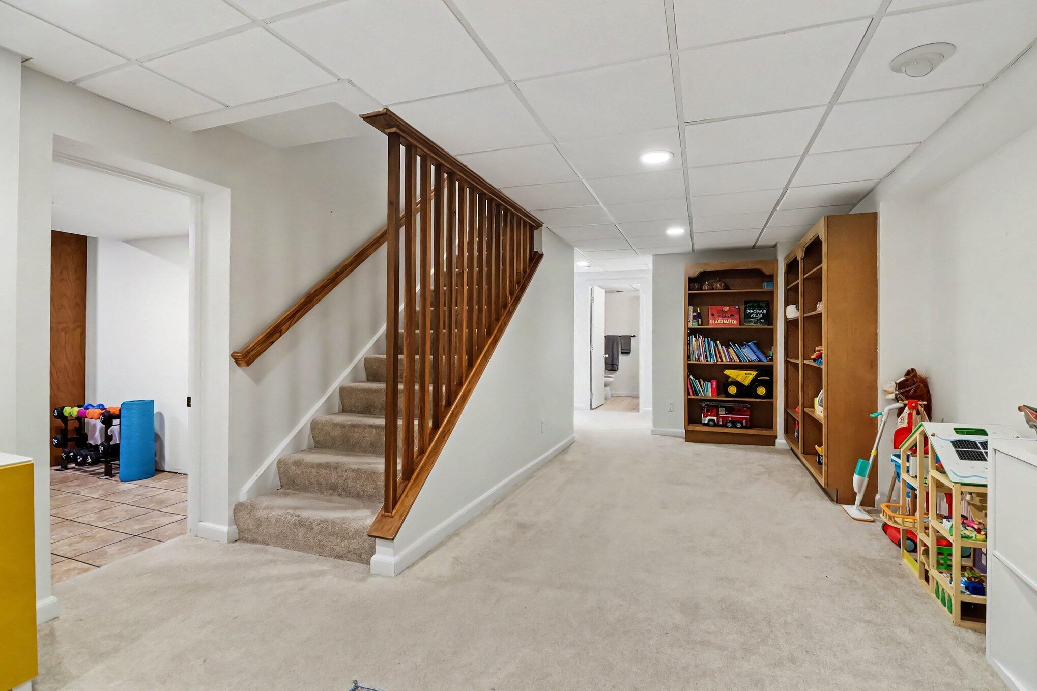 2411 Londonderry Road Ann Arbor, MI 48104 - Photo 35 of 61 041_file_9819