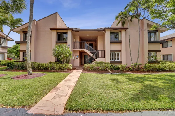 $329,900 | 2160 Southwest 93rd Way, Unit 1002, Davie, FL 33324
