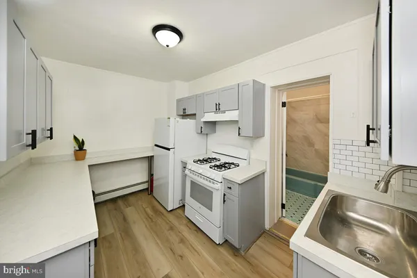 $1,700 | 652 Penn Street, Perth Amboy, NJ 08861