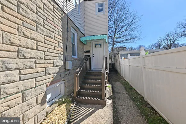 $1,700 | 652 Penn Street, Perth Amboy, NJ 08861