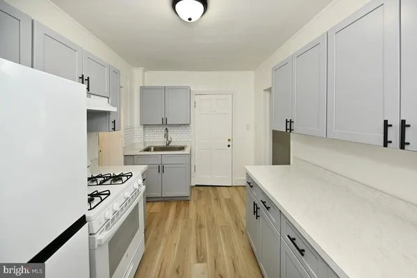 $1,700 | 652 Penn Street, Perth Amboy, NJ 08861