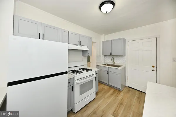 $1,700 | 652 Penn Street, Perth Amboy, NJ 08861