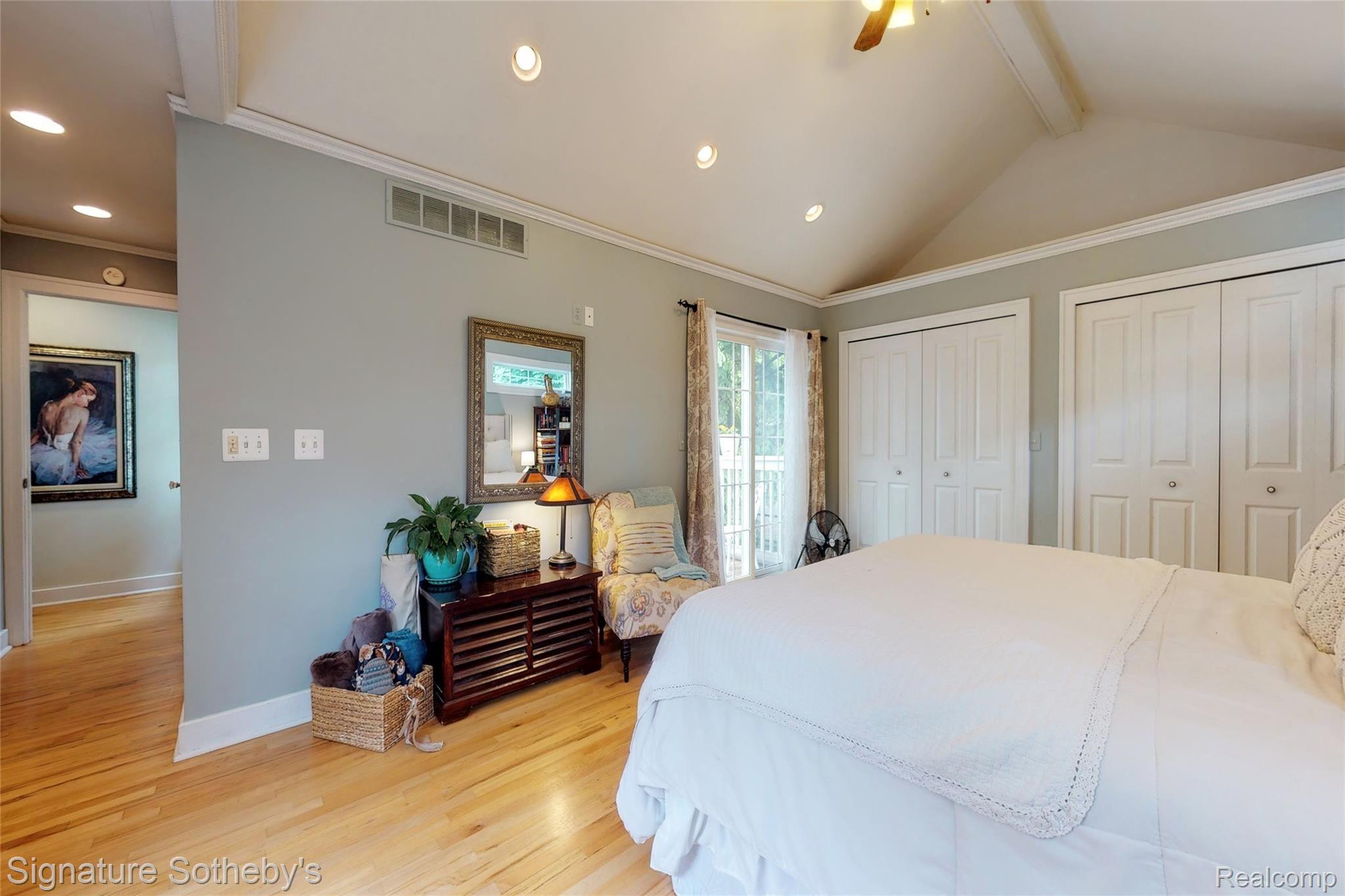 90 Mapleton Road Grosse Pointe, MI 48236 - Photo 15 of 43 Master Bedroom2.jpg