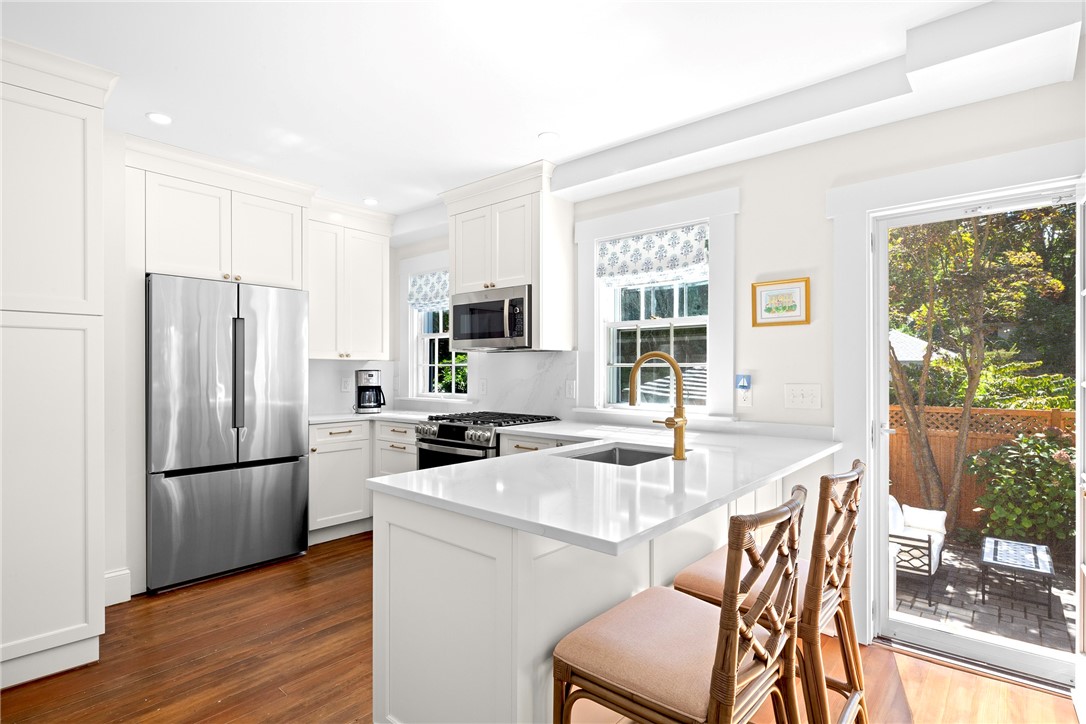 5 Pell Street Newport, RI 02840 - Photo 13 of 44