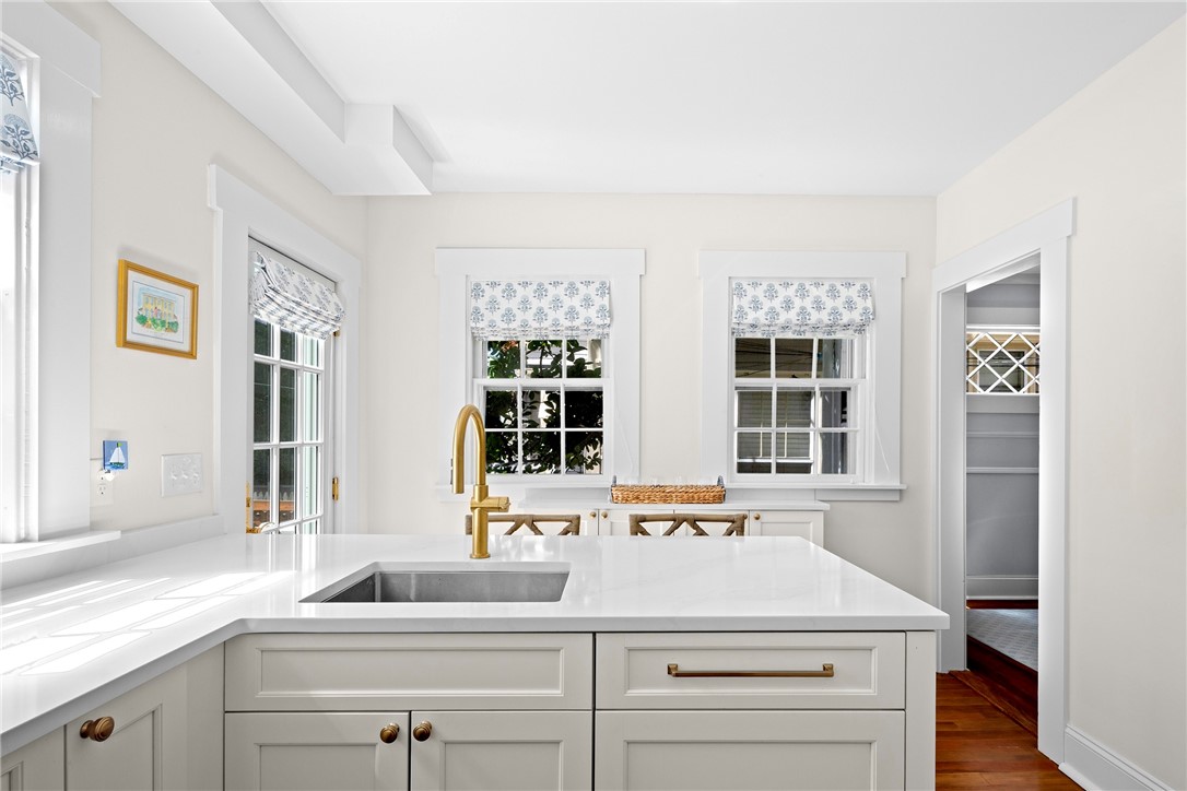5 Pell Street Newport, RI 02840 - Photo 17 of 44