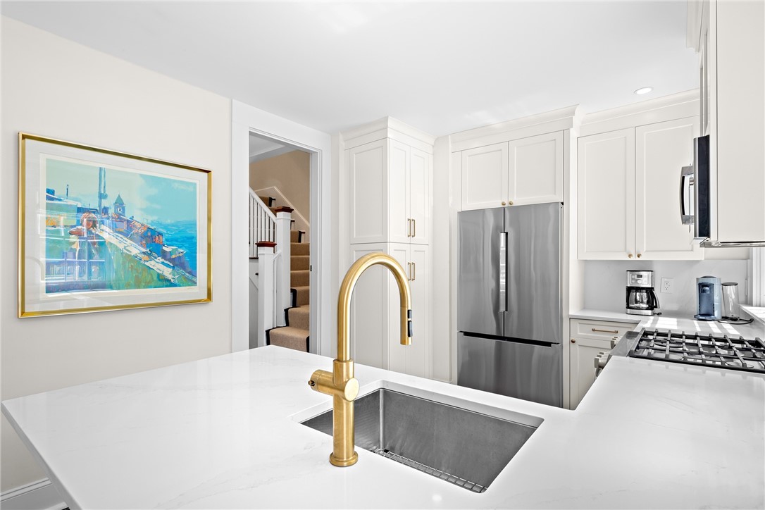5 Pell Street Newport, RI 02840 - Photo 18 of 44