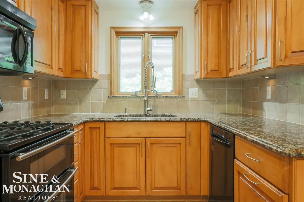 1928 Prestwick Road Grosse Pointe Woods, MI 48236 - Photo 24 of 46