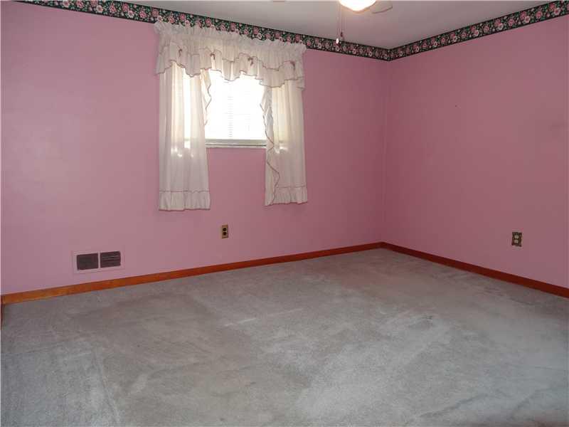 5312 McAnulty Road Baldwin, PA 15236 - Photo 6 of 13 Master Bedroom. Large main floor master.