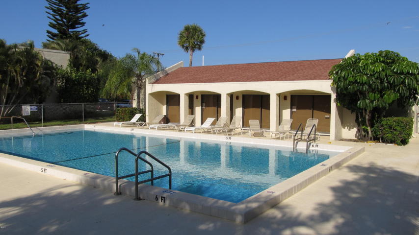 150 Pineview Road, Unit B8 Jupiter, FL 33469 - Photo 11 of 12 150 pineview pool