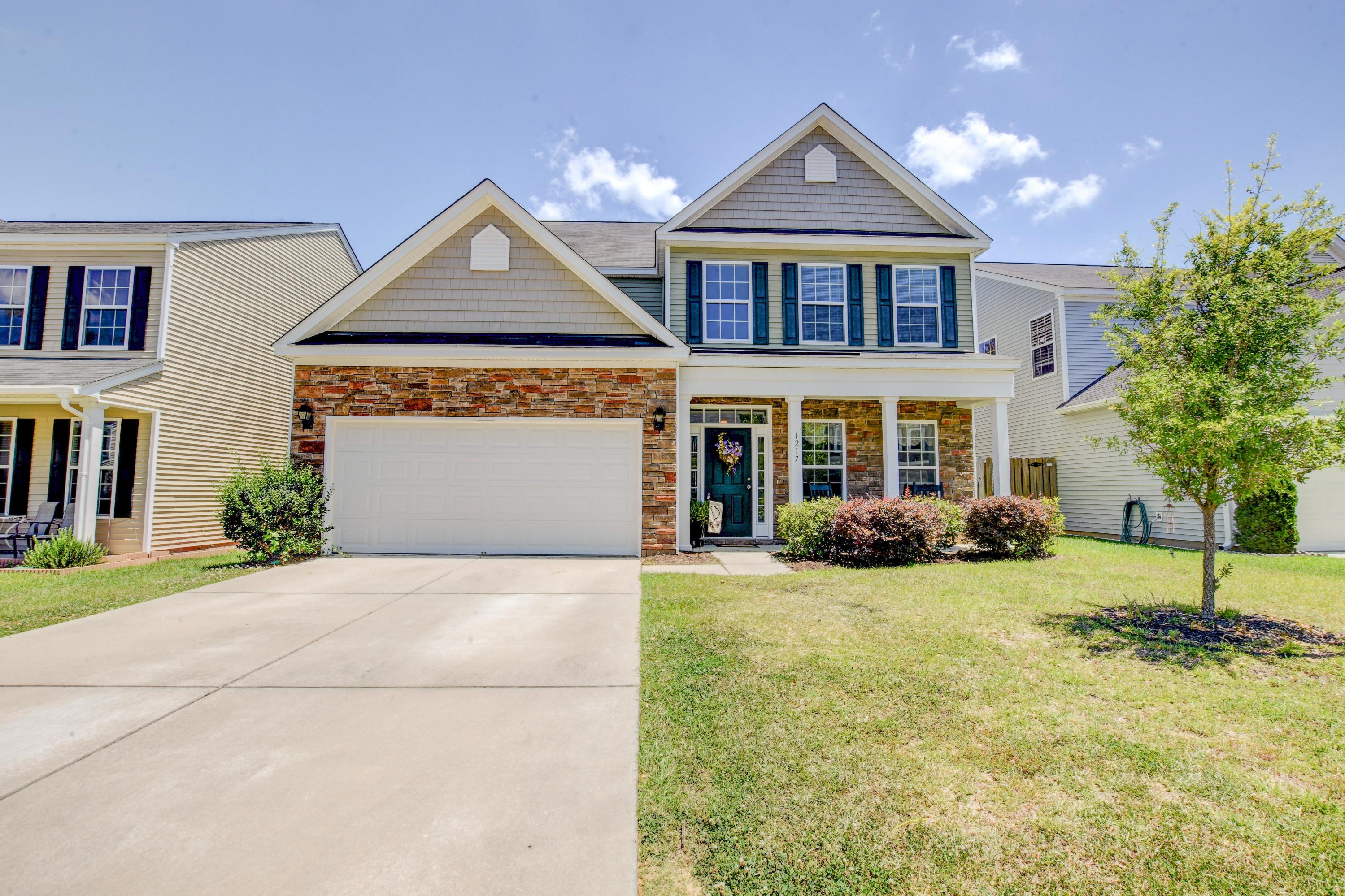 1217 Cosmos Road Summerville, SC 29483 - Photo 3 of 37 1 (13)