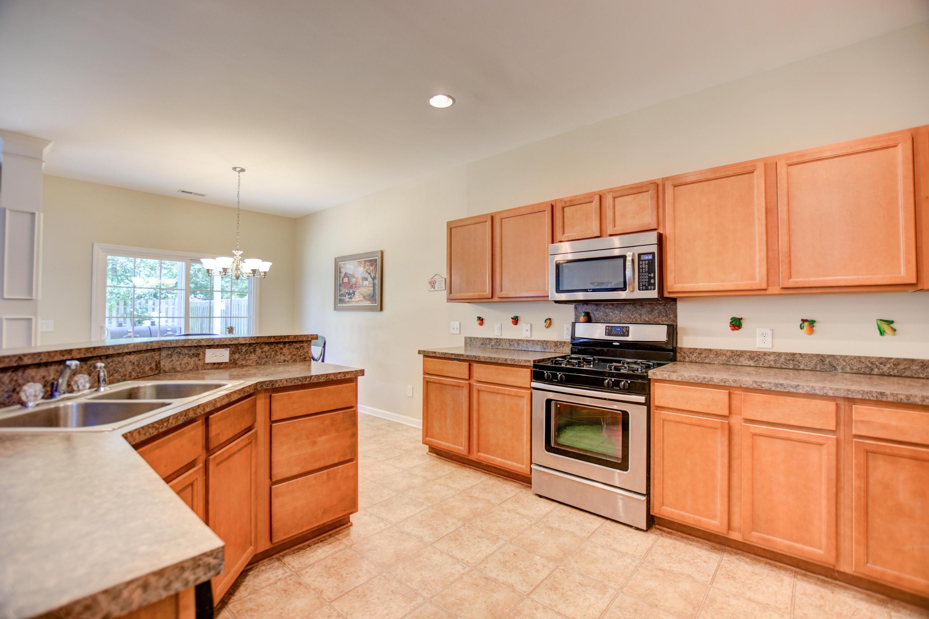 1217 Cosmos Road Summerville, SC 29483 - Photo 7 of 37 5 (11)