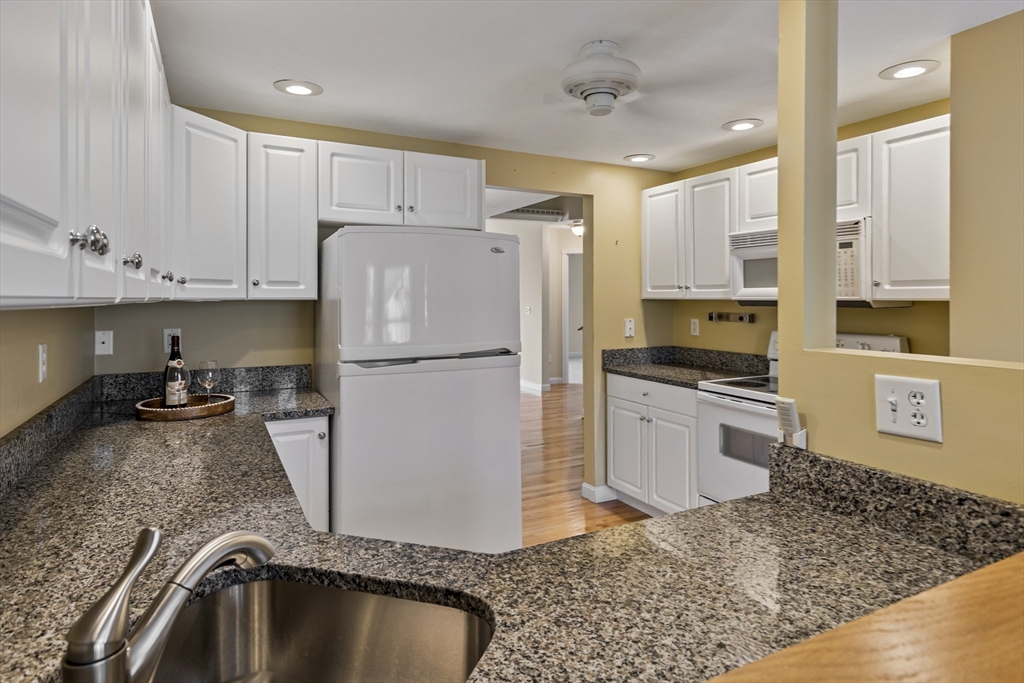 2 Rotherham Way, Unit E Hudson, MA 01749 - Photo 7 of 31 Gallery Image 7