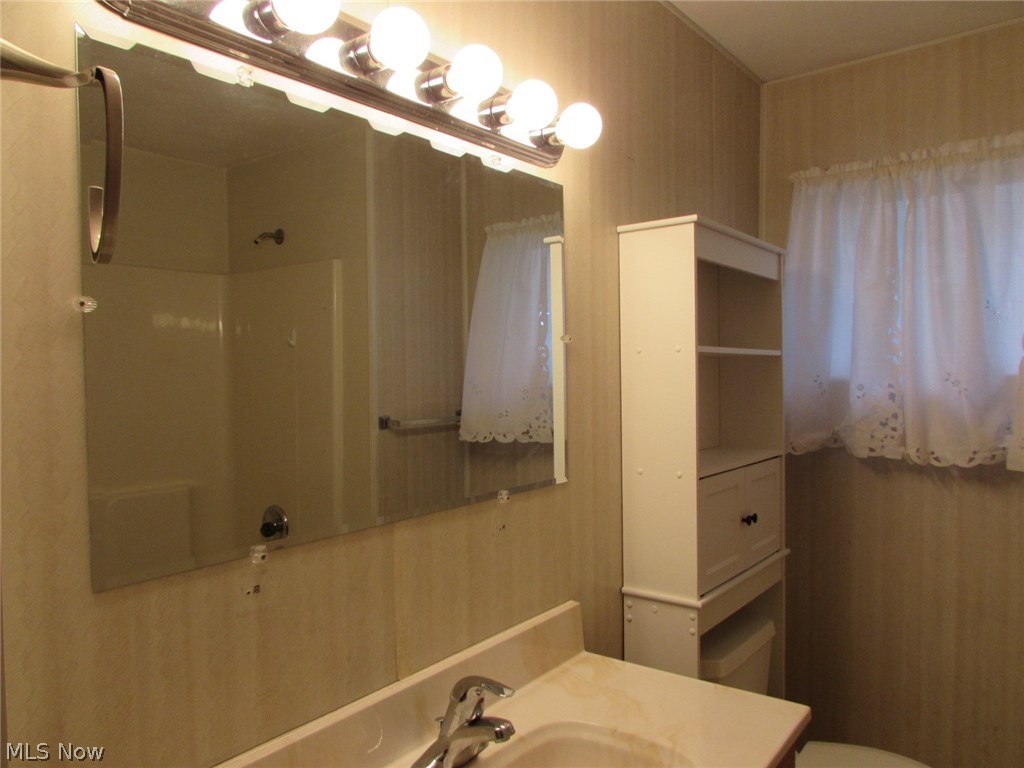 43685 Middle Ridge Road Lorain, OH 44053 - Photo 13 of 24 Gallery Image 13