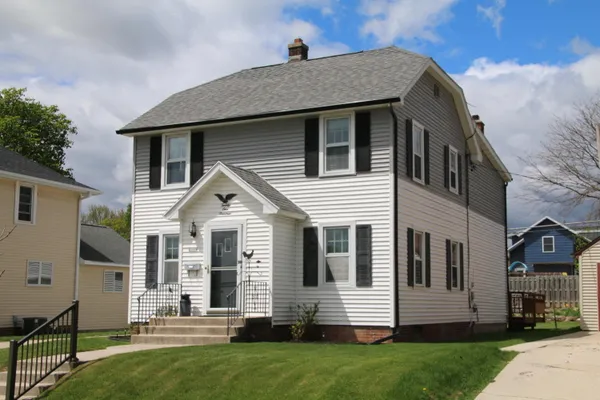 $274,800 | 2114 North 19th Street, Sheboygan, WI 53081