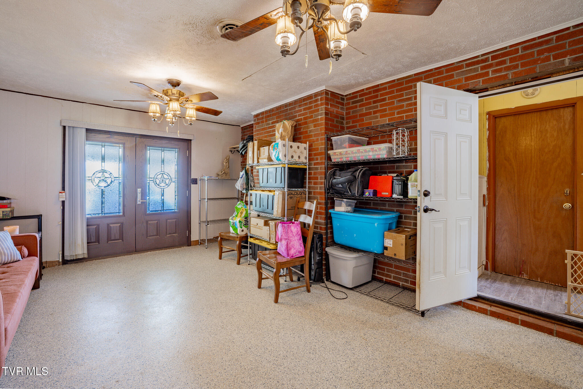 141 East Central Bristol, TN 37620 - Photo 11 of 40 1R9A8897-HDR