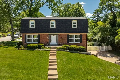 $475,000 | 9822 Meadowfern Drive, Crestwood, MO 63126