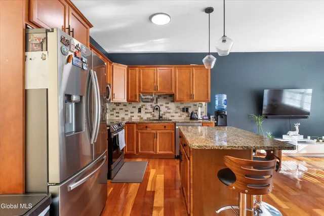 $274,900 | 401 Avalon Place, Cohoes, NY 12047