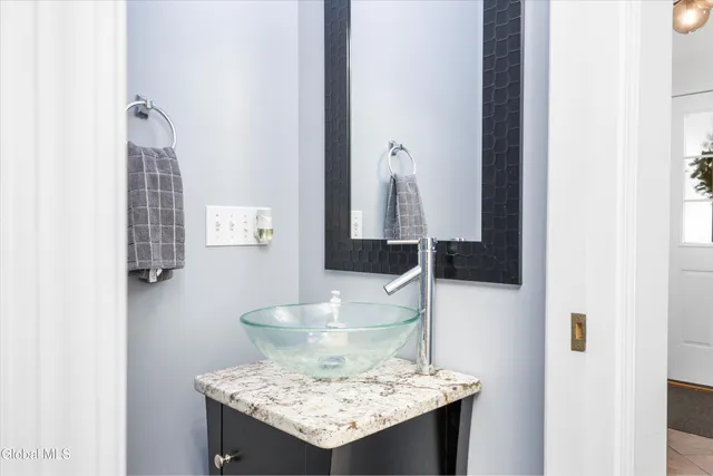 $274,900 | 401 Avalon Place, Cohoes, NY 12047