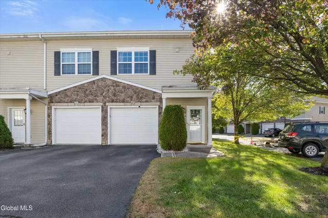 $274,900 | 401 Avalon Place, Cohoes, NY 12047