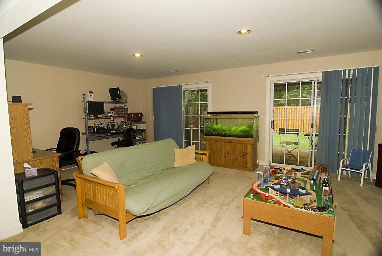 137 Roland Court Southwest Vienna, VA 22180 - Photo 15 of 26 Family Room #2