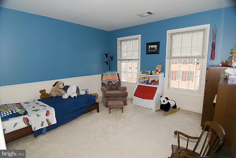137 Roland Court Southwest Vienna, VA 22180 - Photo 17 of 26 Bedroom #2