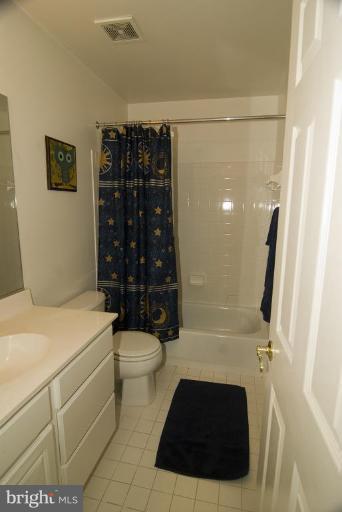 137 Roland Court Southwest Vienna, VA 22180 - Photo 18 of 26 Bath #2