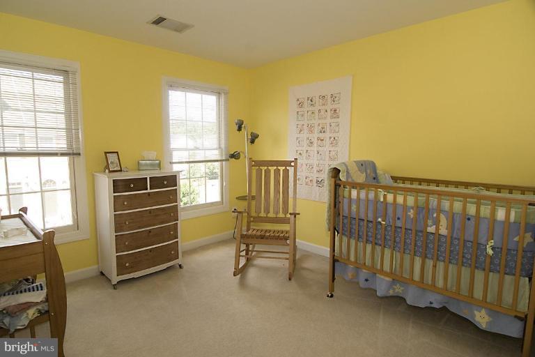 137 Roland Court Southwest Vienna, VA 22180 - Photo 21 of 26 Bedroom #3