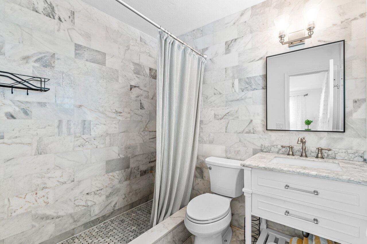 27 Pinehurst Lane Boca Raton, FL 33431 - Photo 17 of 33 024-27PinehurstLane-BocaRaton-FL-33431-S