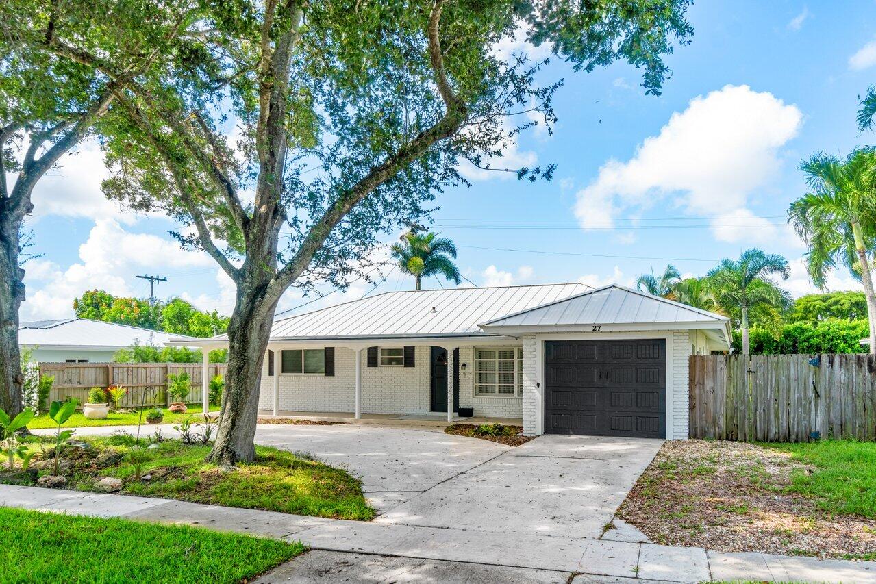 27 Pinehurst Lane Boca Raton, FL 33431 - Photo 2 of 33 001-27PinehurstLane-BocaRaton-FL-33431-S