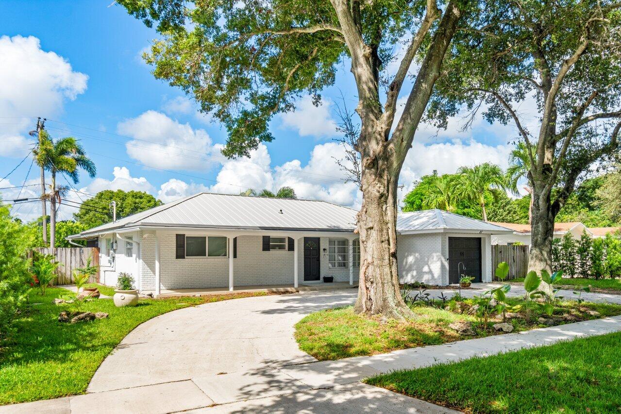 27 Pinehurst Lane Boca Raton, FL 33431 - Photo 3 of 33 003-27PinehurstLane-BocaRaton-FL-33431-S