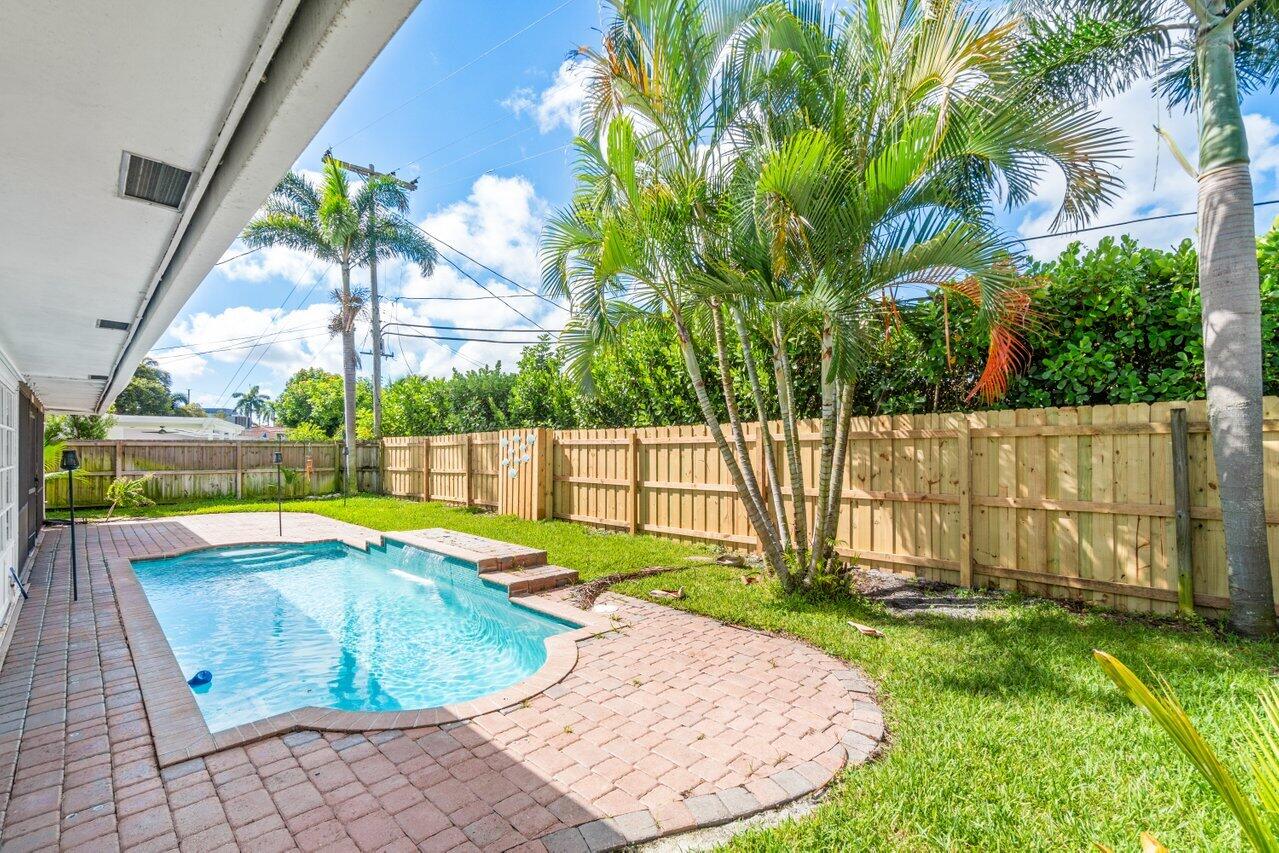 27 Pinehurst Lane Boca Raton, FL 33431 - Photo 31 of 33 033-27PinehurstLane-BocaRaton-FL-33431-S