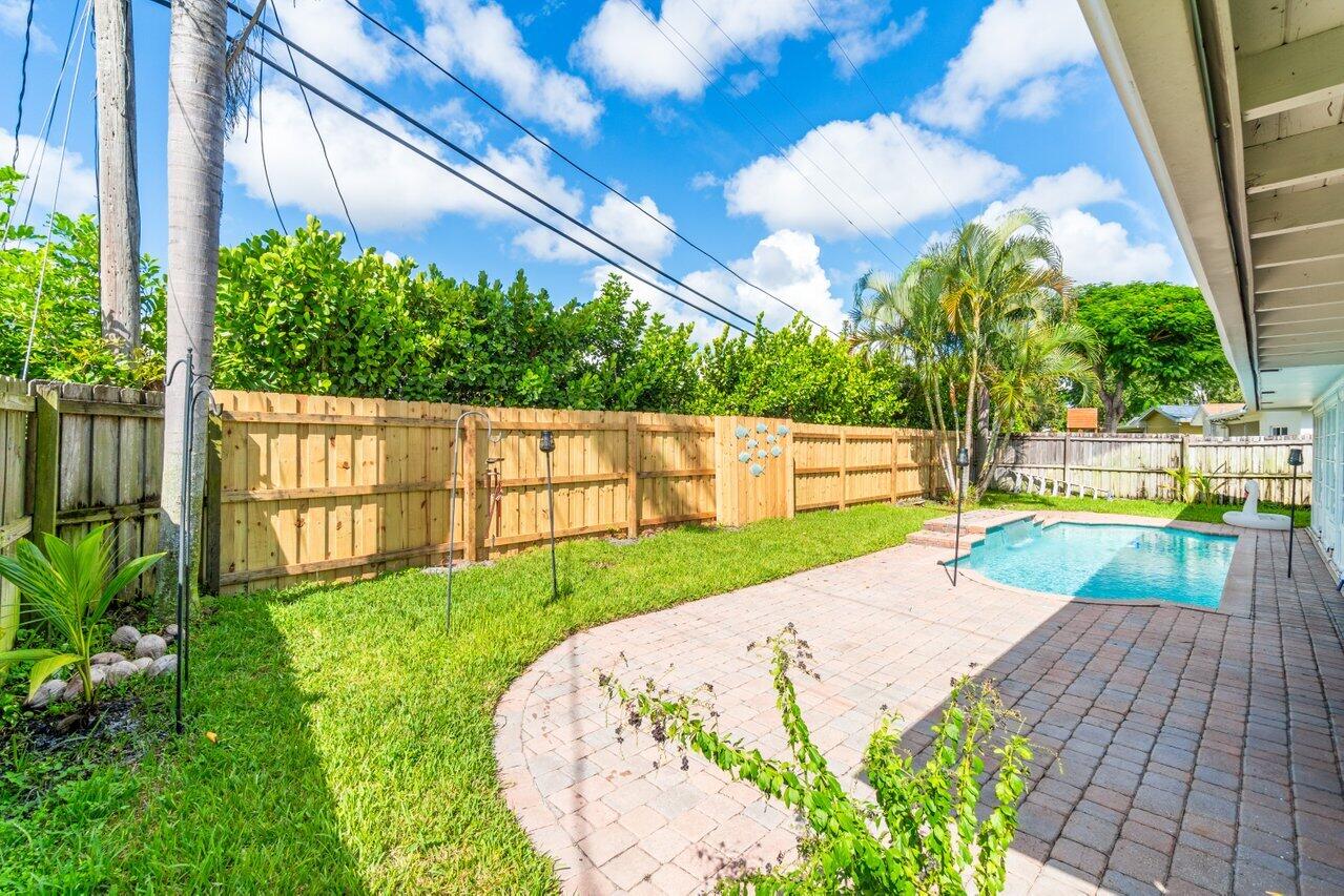 27 Pinehurst Lane Boca Raton, FL 33431 - Photo 32 of 33 031-27PinehurstLane-BocaRaton-FL-33431-S