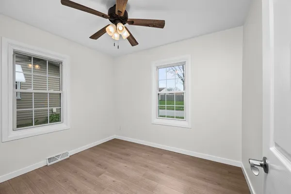 $1,750 | 933 34th Avenue, East Moline, IL 61244